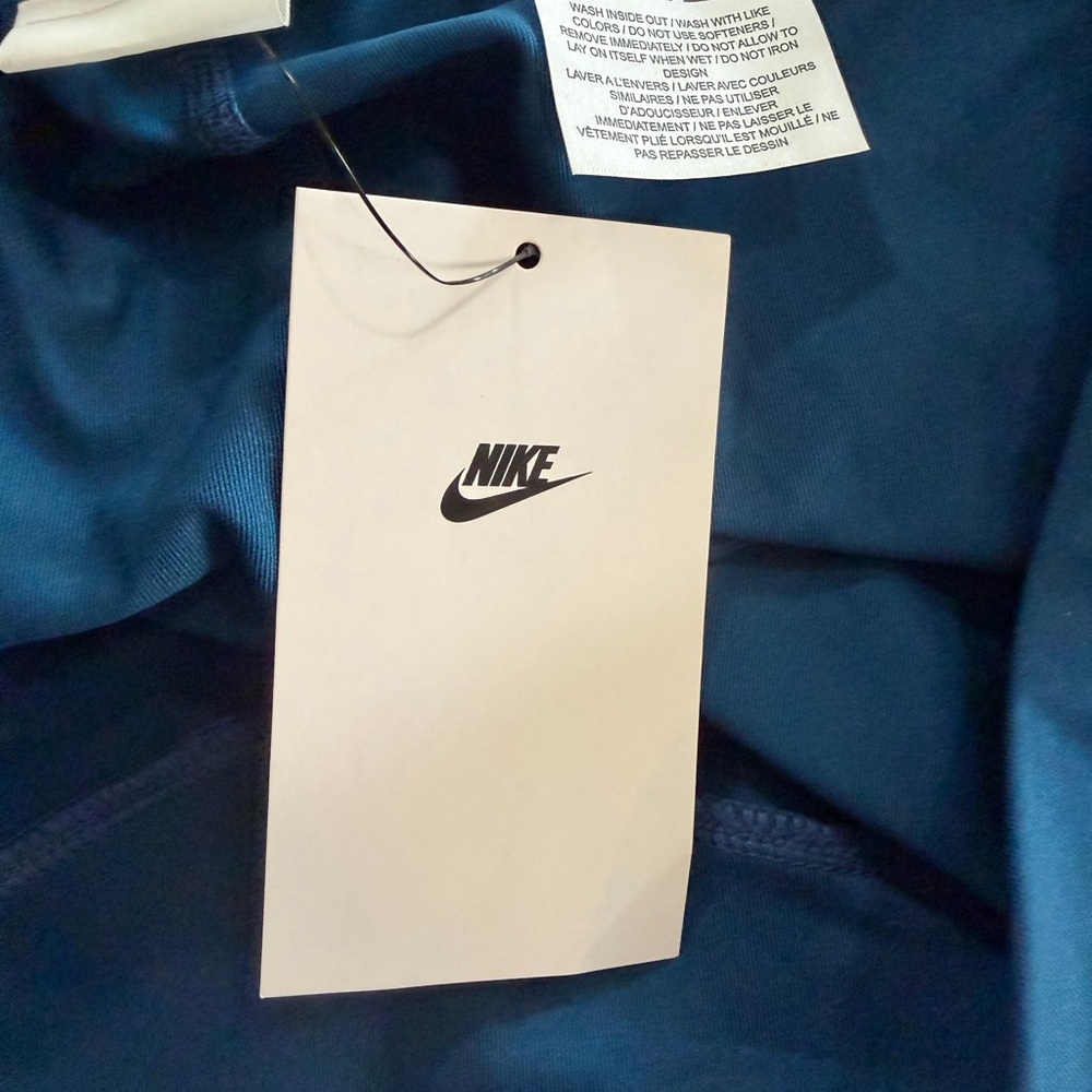 NWT Nike Mid Rise Flare Legging - Picture 9 of 13